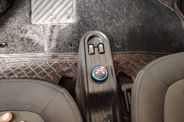 Used Wuling Hongguang MINIEV 2020 Freedom Version Lithium Iron Phosphate Gear Lever