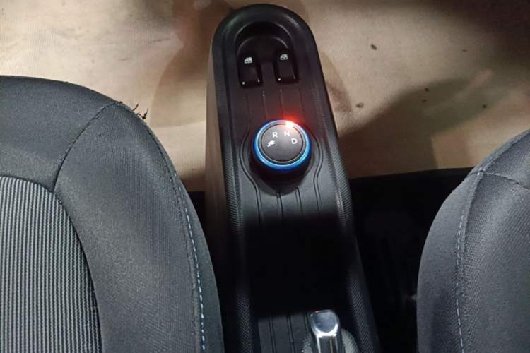 Used Wuling Hongguang MINIEV 2020 Enjoyment Model Lithium Iron Phosphate Gear Lever