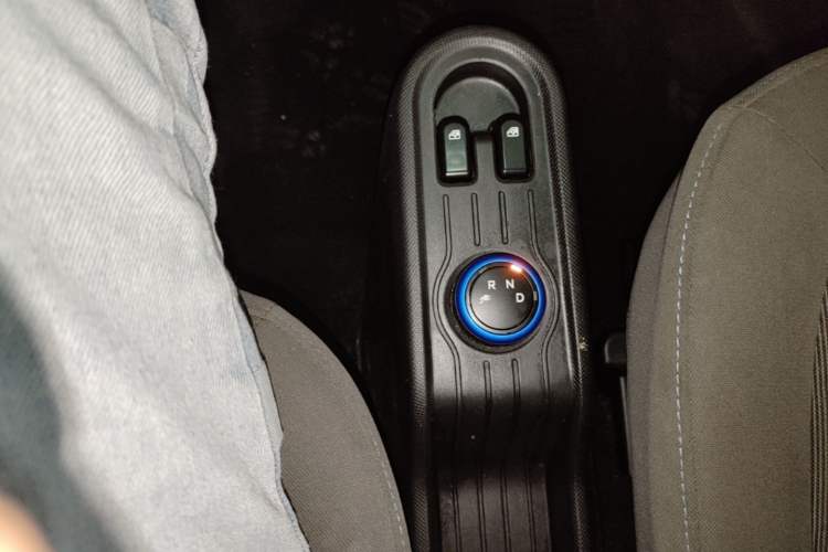 Used Wuling Hongguang MINIEV 2020 Enjoy Edition Lithium-Ion Battery Gear Lever