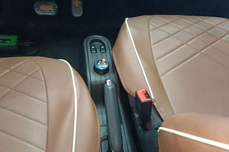 Used Wuling Hongguang MINIEV 2020 Enjoyment Model Lithium Iron Phosphate Gear Lever