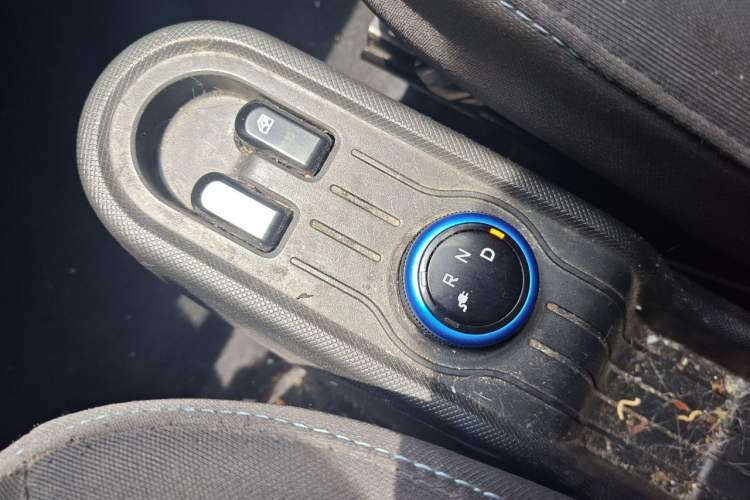 Used Wuling Hongguang MINIEV 2020 Enjoyment Model Lithium Iron Phosphate Gear Lever