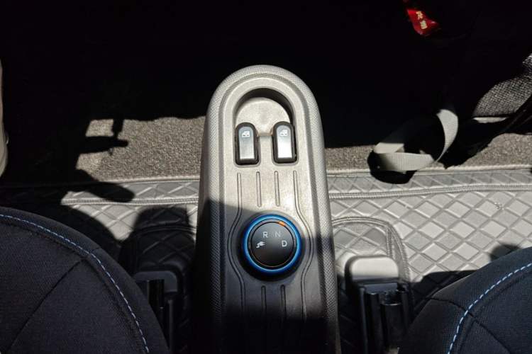 Used Wuling Hongguang MINIEV 2020 Freedom Version Lithium Iron Phosphate Gear Lever