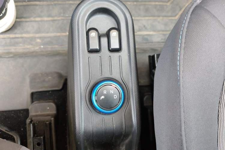 Used Wuling Hongguang MINIEV 2020 Freedom Version Lithium Iron Phosphate Gear Lever