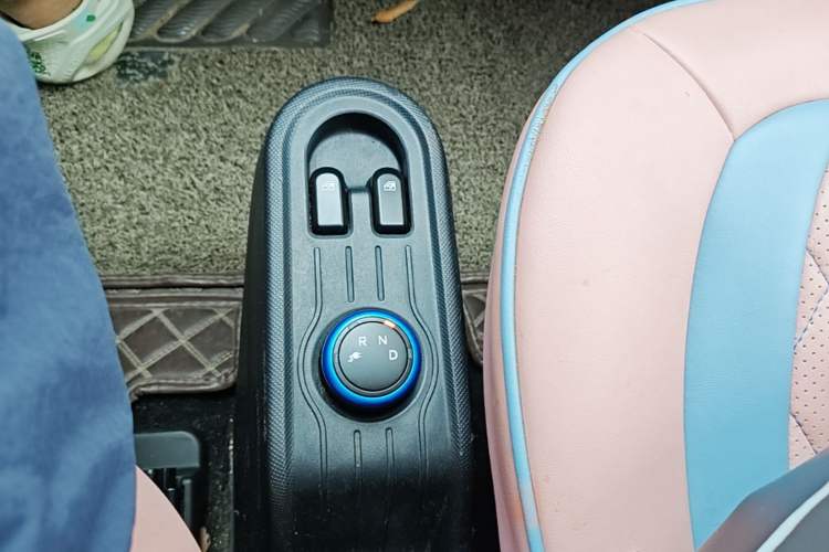 Used Wuling Hongguang MINIEV 2020 Enjoyment Model Lithium Iron Phosphate Gear Lever