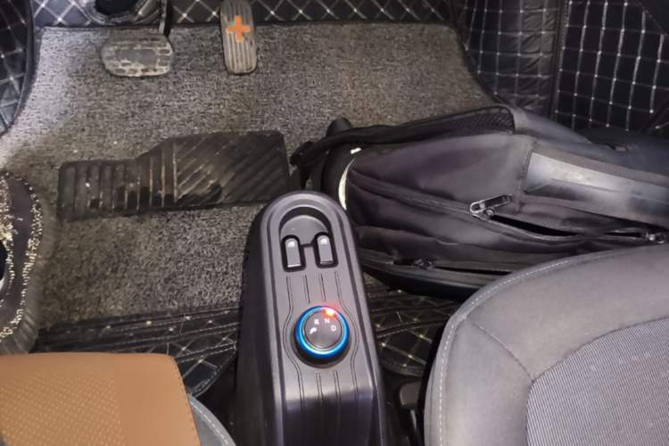Used Wuling Hongguang MINIEV 2020 Enjoyment Model Lithium Iron Phosphate Gear Lever