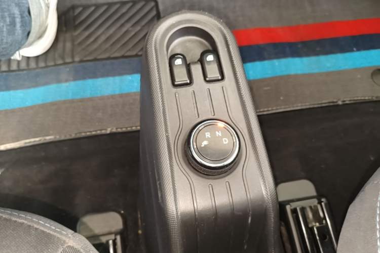 Used Wuling Hongguang MINIEV 2020 Freedom Version Lithium Iron Phosphate Gear Lever