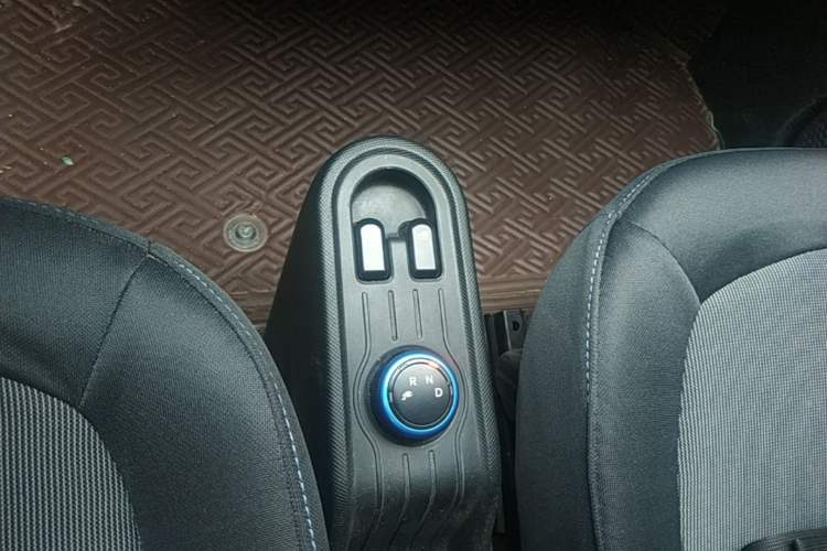 Used Wuling Hongguang MINIEV 2020 Lite Version Lithium Iron Phosphate Gear Lever