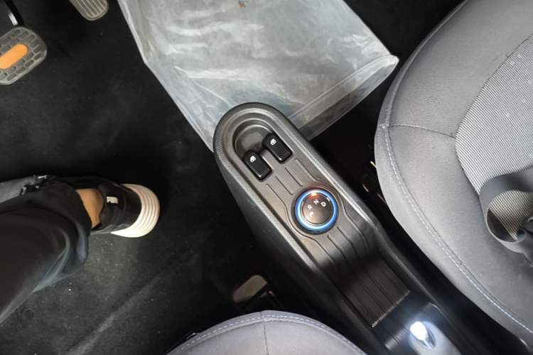 Used Wuling Hongguang MINIEV 2020 Freedom Version Lithium Iron Phosphate Gear Lever