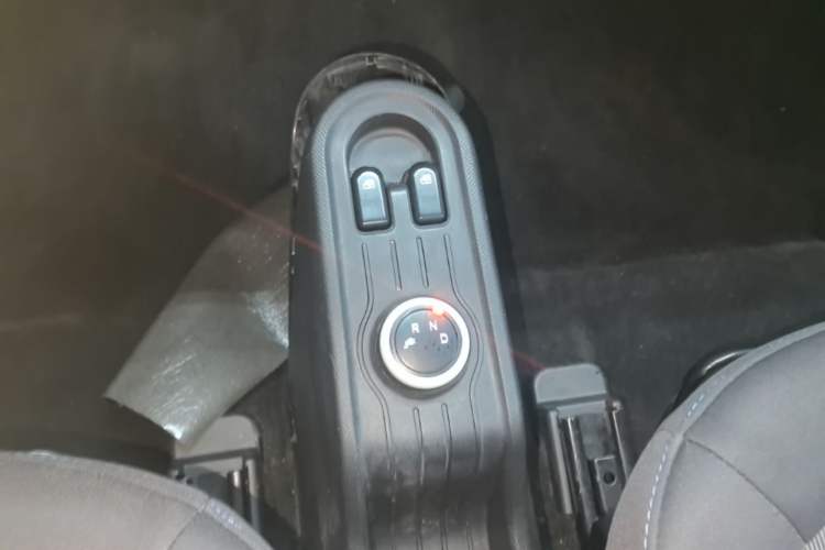 Used Wuling Hongguang MINIEV 2020 Enjoyment Model Lithium Iron Phosphate Gear Lever