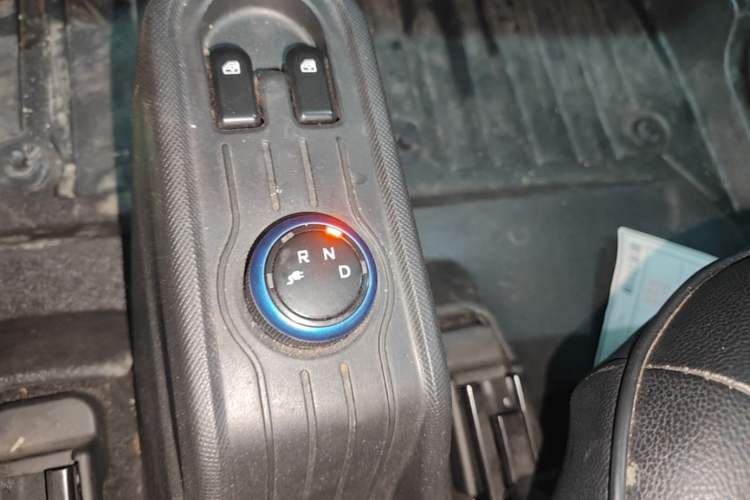 Used Wuling Hongguang MINIEV 2020 Freedom Version Lithium Iron Phosphate Gear Lever