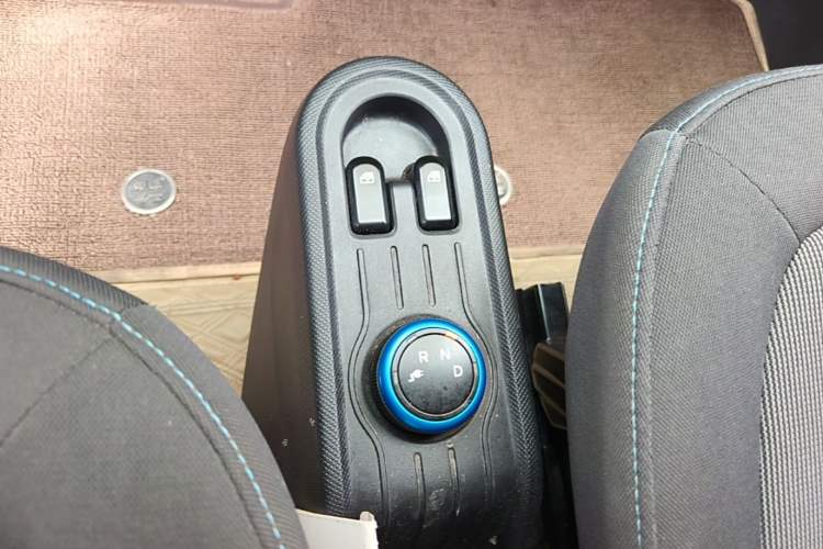 Used Wuling Hongguang MINIEV 2020 Enjoyment Model Lithium Iron Phosphate Gear Lever