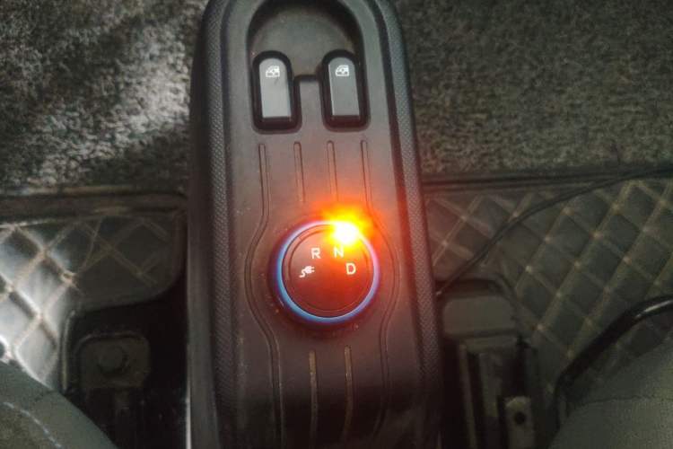 Used Wuling Hongguang MINIEV 2020 Enjoy Edition Lithium-Ion Battery Gear Lever