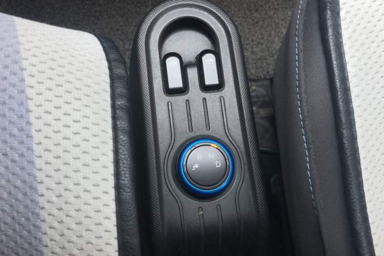 Used Wuling Hongguang MINIEV 2020 Enjoyment Model Lithium Iron Phosphate Gear Lever