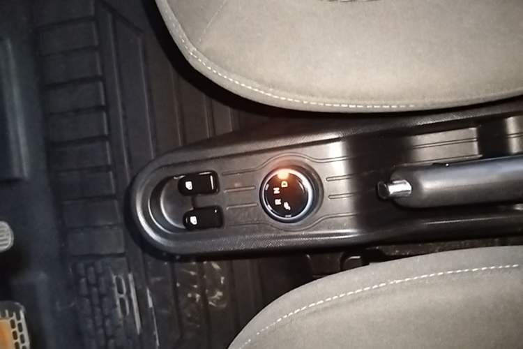 Used Wuling Hongguang MINIEV 2020 Enjoy Edition Lithium-Ion Battery Gear Lever