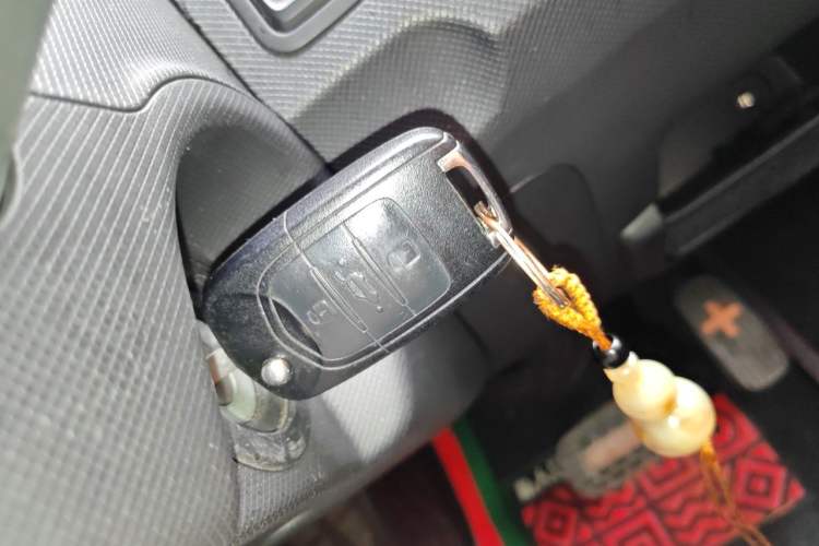 Used Wuling Hongguang MINIEV 2020 Zizai Version Lithium-NMC Interior 1