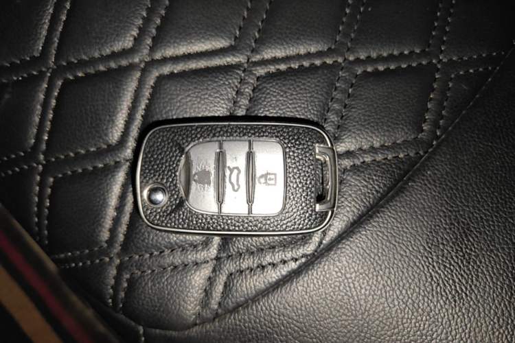 Used Wuling Hongguang MINIEV 2020 Zizai Version Lithium-NMC Interior 1