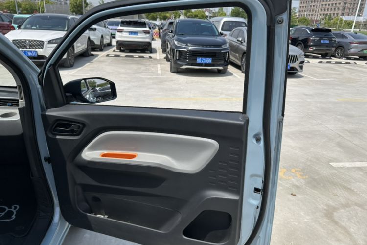Used Wuling Hongguang MINIEV 2020 Enjoyment Model Lithium Iron Phosphate Interior 1