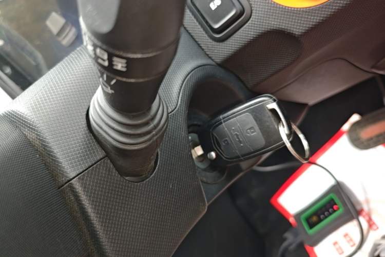 Used Wuling Hongguang MINIEV 2020 Easy Version Lithium-Ion Battery Interior 1