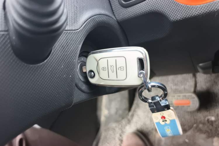Used Wuling Hongguang MINIEV 2020 Enjoyment Model Lithium Iron Phosphate Interior 1