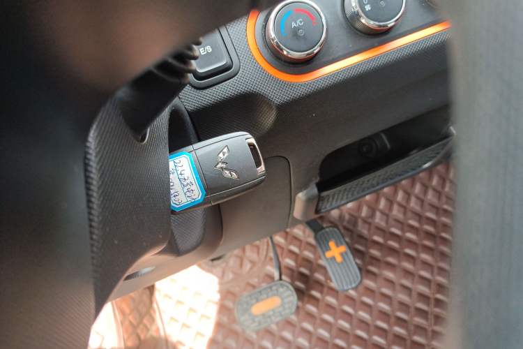 Used Wuling Hongguang MINIEV 2020 Freedom Version Lithium Iron Phosphate Interior 1