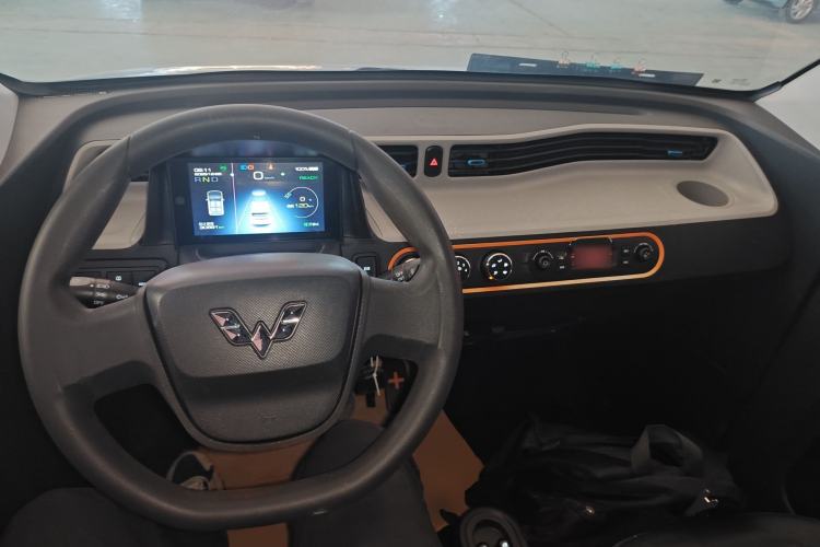 Used Wuling Hongguang MINIEV 2020 Easy Version Lithium-Ion Battery Interior 2