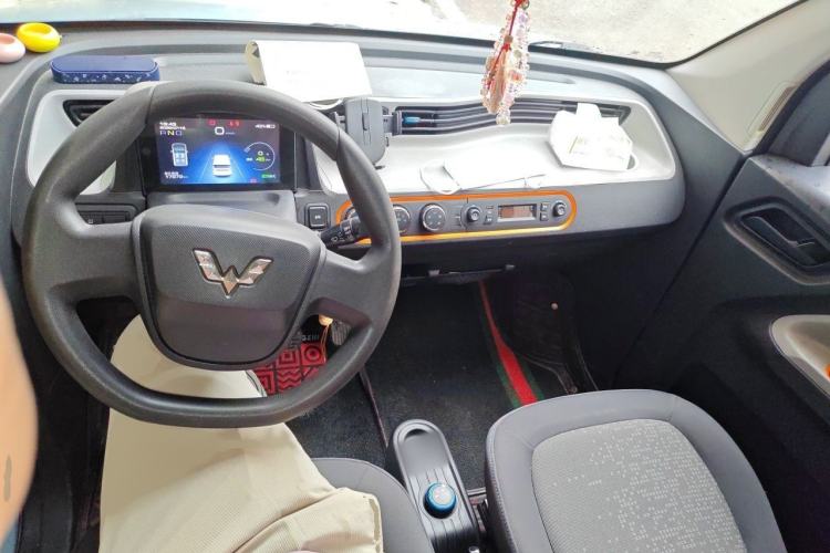 Used Wuling Hongguang MINIEV 2020 Zizai Version Lithium-NMC Interior 2