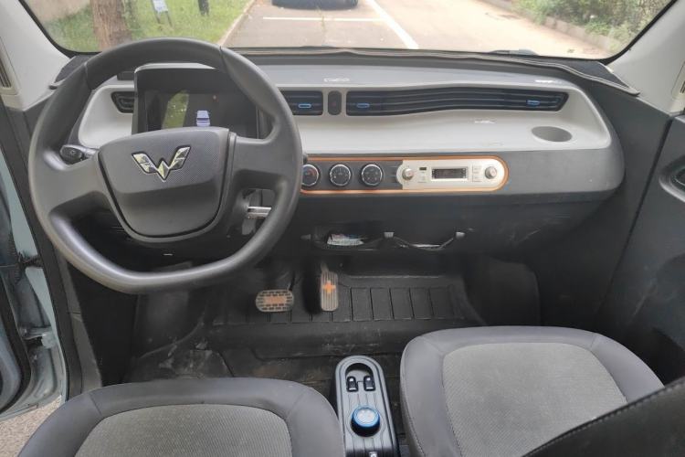 Used Wuling Hongguang MINIEV 2020 Enjoyment Model Lithium Iron Phosphate Interior 2