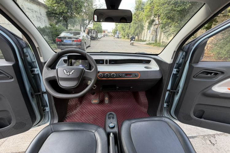 Used Wuling Hongguang MINIEV 2020 Enjoyment Model Lithium Iron Phosphate Interior 2