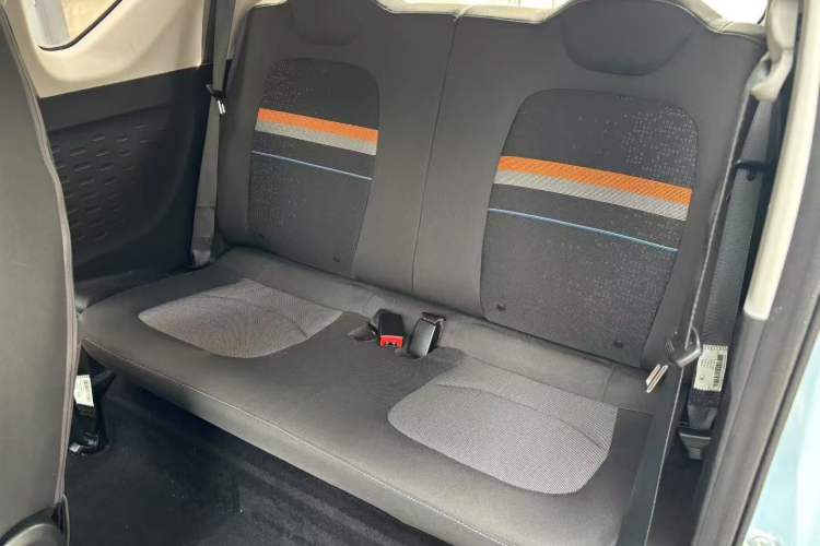 Used Wuling Hongguang MINIEV 2020 Enjoyment Model Lithium Iron Phosphate Interior 2