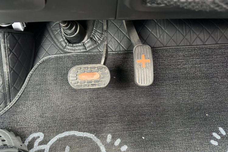 Used Wuling Hongguang MINIEV 2020 Enjoyment Model Lithium Iron Phosphate Interior 2