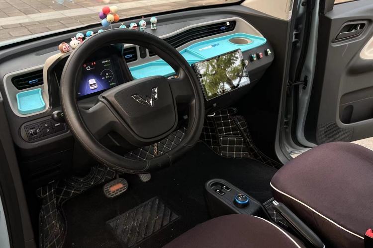Used Wuling Hongguang MINIEV 2020 Freedom Version Lithium Iron Phosphate Interior 2