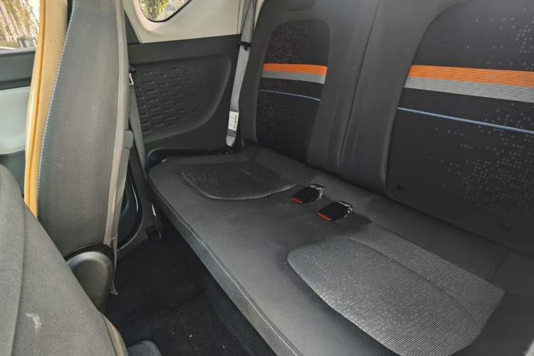 Used Wuling Hongguang MINIEV 2020 Enjoy Edition Lithium-Ion Battery Interior 2