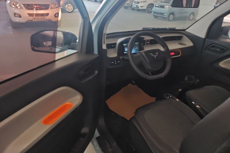Used Wuling Hongguang MINIEV 2020 Easy Version Lithium-Ion Battery Interior 3