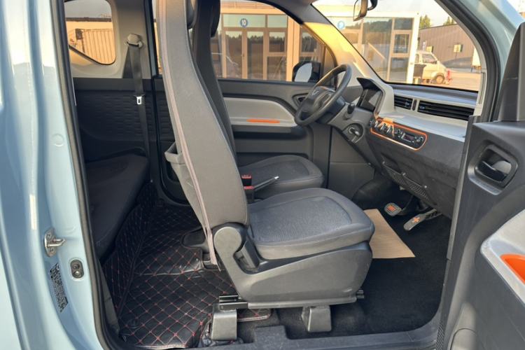 Used Wuling Hongguang MINIEV 2020 Freedom Version Lithium Iron Phosphate Interior 3