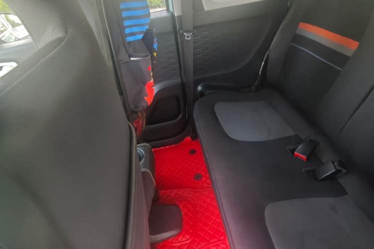 Used Wuling Hongguang MINIEV 2020 Enjoyment Model Lithium Iron Phosphate Interior 3