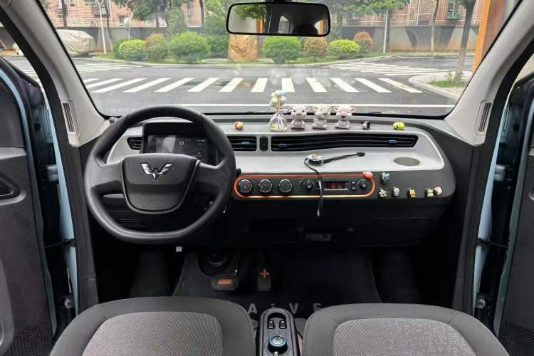 Used Wuling Hongguang MINIEV 2020 Enjoyment Model Lithium Iron Phosphate Interior 3