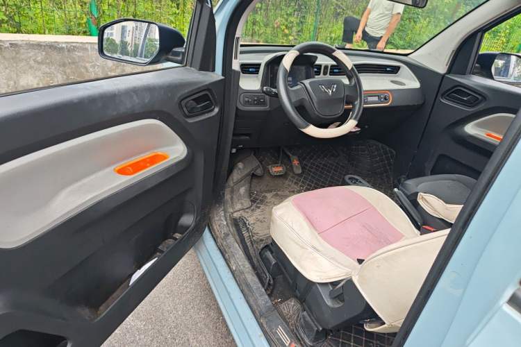 Used Wuling Hongguang MINIEV 2020 Enjoy Edition Lithium-Ion Battery Interior 3