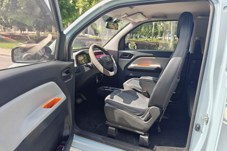 Used Wuling Hongguang MINIEV 2020 Enjoy Edition Lithium-Ion Battery Interior 3