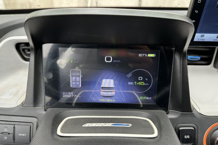 Used Wuling Hongguang MINIEV 2020 Enjoyment Model Lithium Iron Phosphate Interior 3