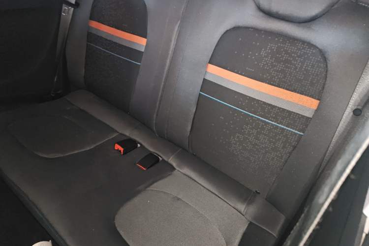 Used Wuling Hongguang MINIEV 2020 Easy Version Lithium-Ion Battery Interior 4