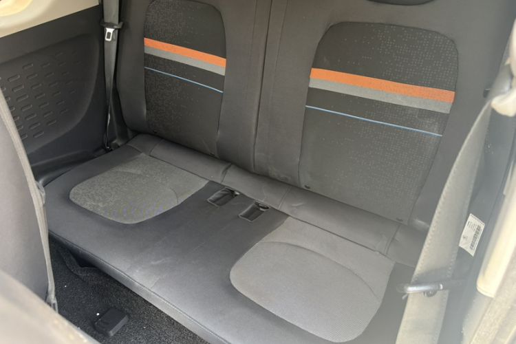 Used Wuling Hongguang MINIEV 2020 Enjoyment Model Lithium Iron Phosphate Interior 4