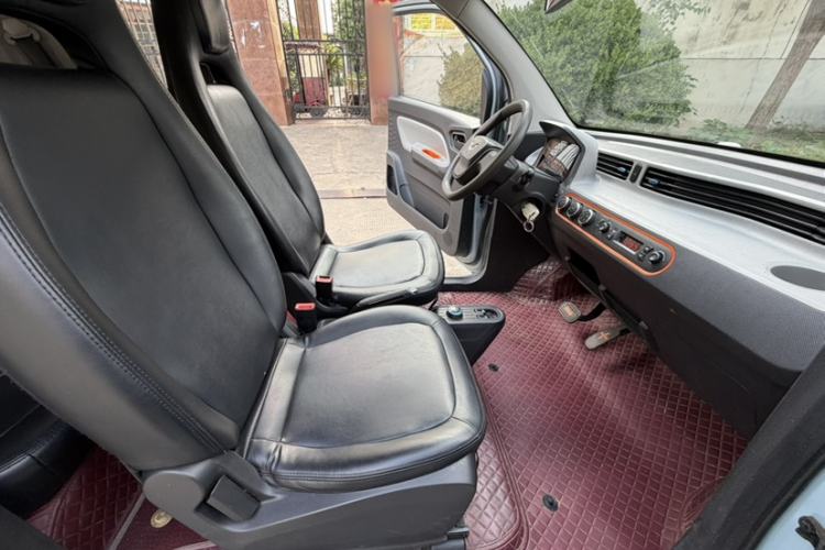 Used Wuling Hongguang MINIEV 2020 Enjoyment Model Lithium Iron Phosphate Interior 4