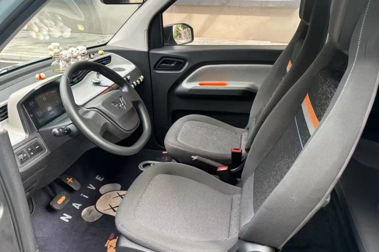Used Wuling Hongguang MINIEV 2020 Enjoyment Model Lithium Iron Phosphate Interior 4