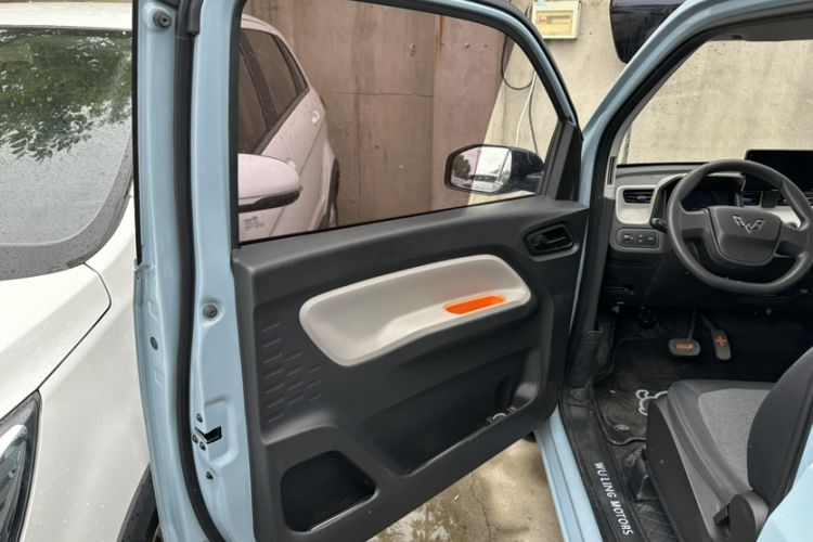 Used Wuling Hongguang MINIEV 2020 Enjoyment Model Lithium Iron Phosphate Interior 4