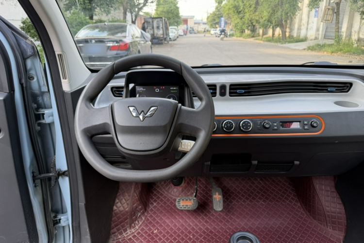 Used Wuling Hongguang MINIEV 2020 Enjoyment Model Lithium Iron Phosphate Interior 5