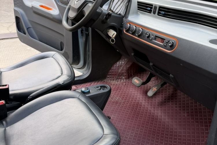 Used Wuling Hongguang MINIEV 2020 Enjoyment Model Lithium Iron Phosphate Interior 6