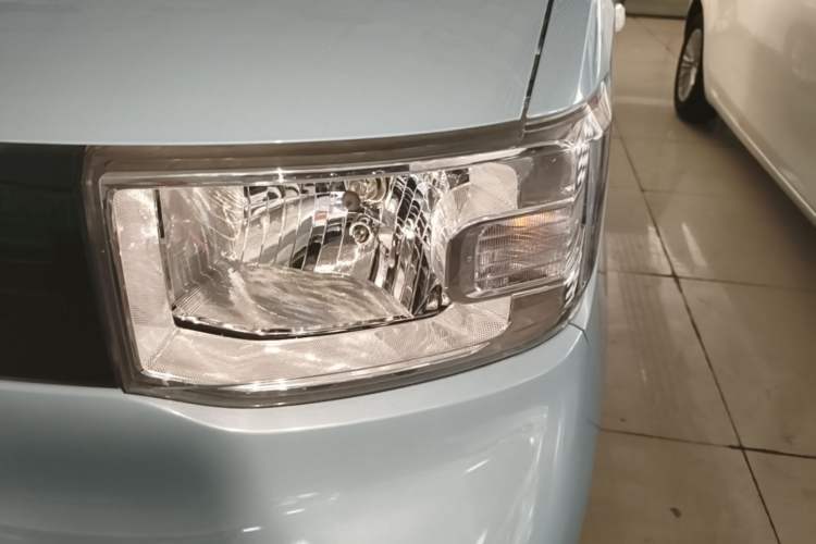 Used Wuling Hongguang MINIEV 2020 Zizai Version Lithium-NMC Left Front Headlight