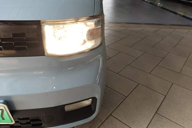 Used Wuling Hongguang MINIEV 2020 Zizai Version Lithium-NMC Left Front Headlight