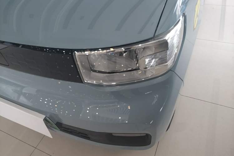 Used Wuling Hongguang MINIEV 2020 Freedom Version Lithium Iron Phosphate Left Front Headlight