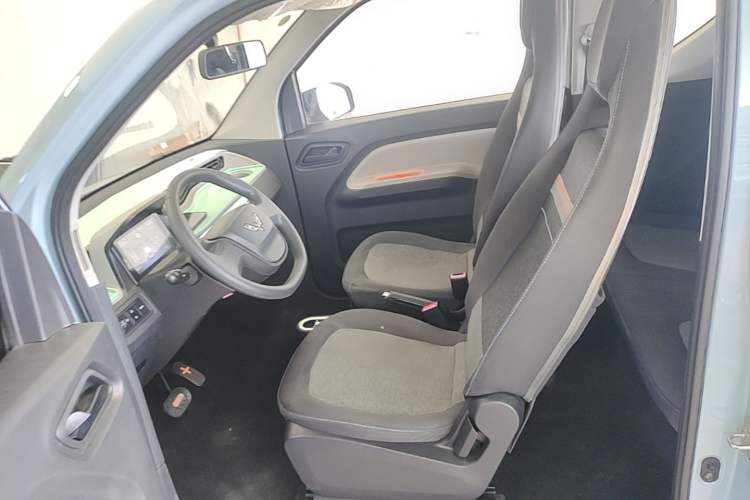 Used Wuling Hongguang MINIEV 2020 Freedom Version Lithium Iron Phosphate Left Front Seat